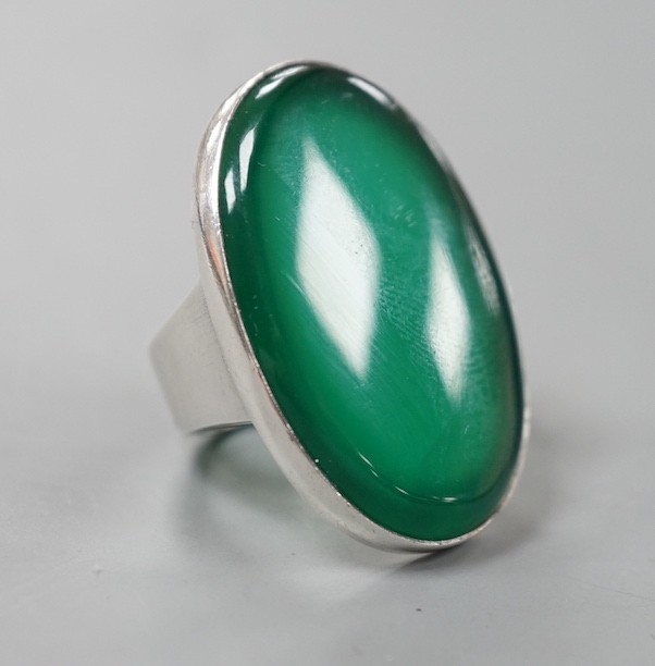 A Georg Jensen sterling 925 and oval chrysoprase set dress ring, numbered 90A, size K/L, gross weight 13.7 grams.